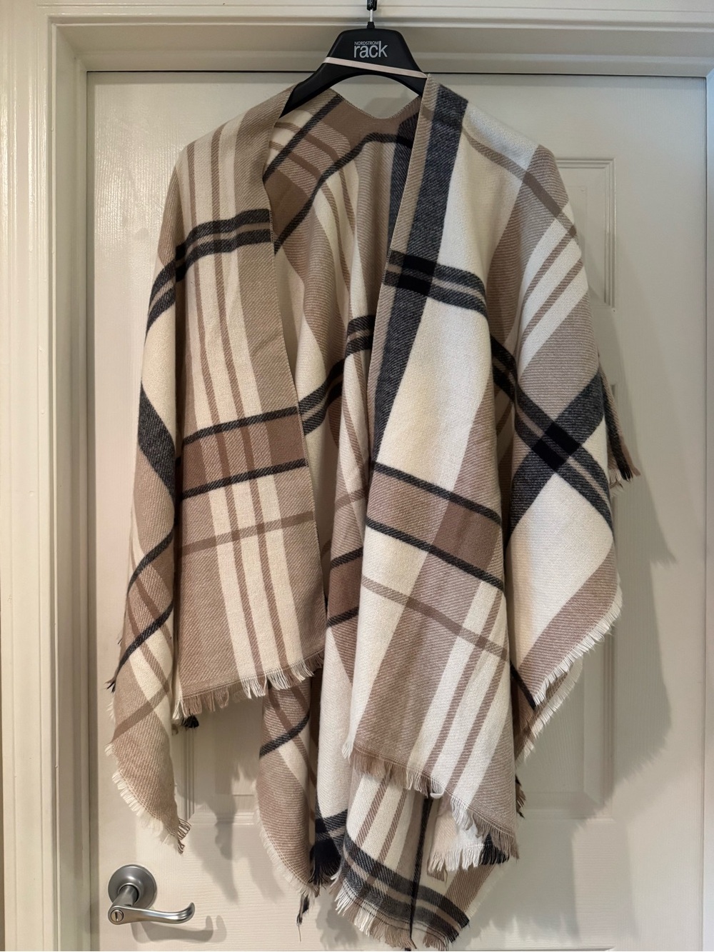 Old Navy Plaid Throw Blanket - Cream, Beige & Black